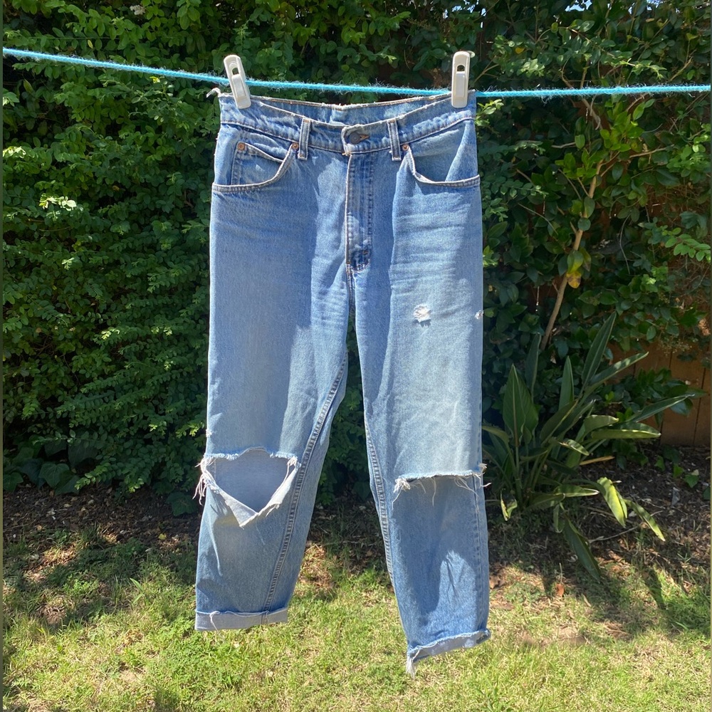 90s vintage bright blue Levi’s 550s size 31 (modern 26)